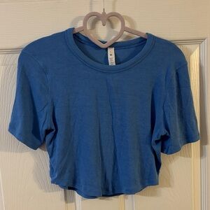 Lululemon Hold Tight Cropped T-Shirt Blue Nile Size 8